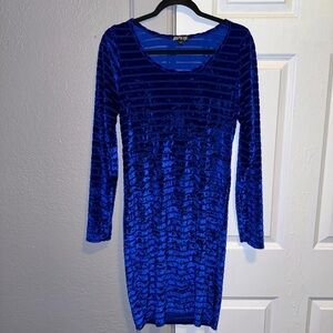 Curvy sense stripes blue velvet design long sleeved dress woman size 1X